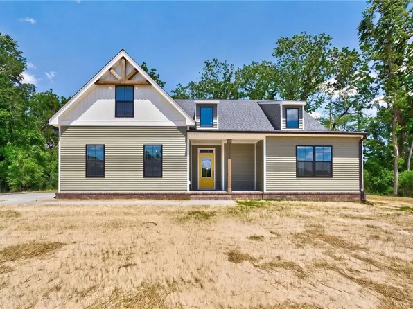 8577 Old Stage Hwy, Smithfield, VA 23430
