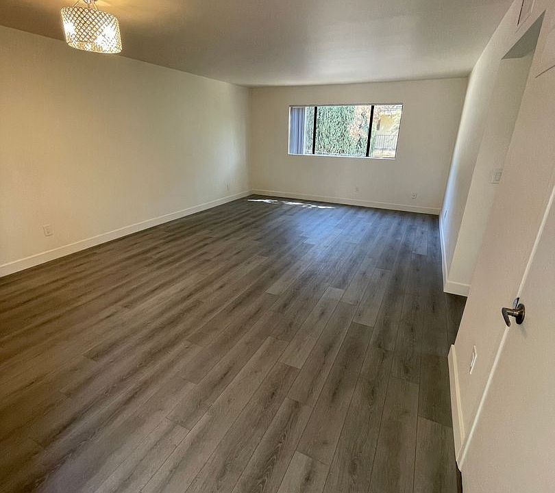 1st image of 454 Ivy St #3