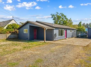 430 N 7th St, Harrisburg, OR