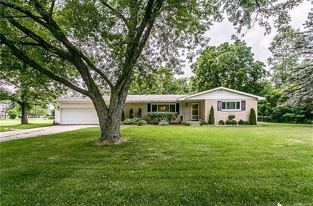 1st image of 4760 Iroquois Trl