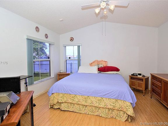 5th image of 2122 NW 184th Way