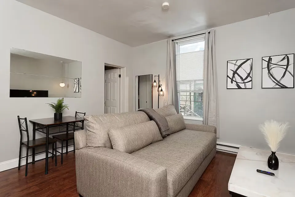 1 bed, $2,100 — Photo 2