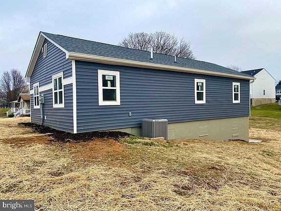 4th image of 206 E 14th Ave