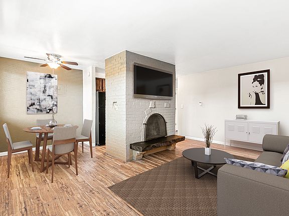 Frisco 1x1 with Fireplace