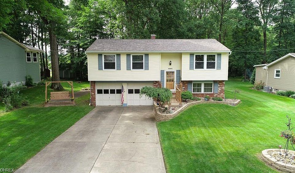 1st image of 4861 Woodridge Dr