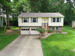 4861 Woodridge Dr, Youngstown, OH