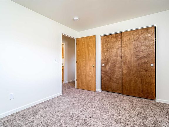 5th image of 5466-5468 Bromwick Dr