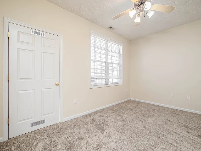 3930-101 Bardstown Ct — Photo 10