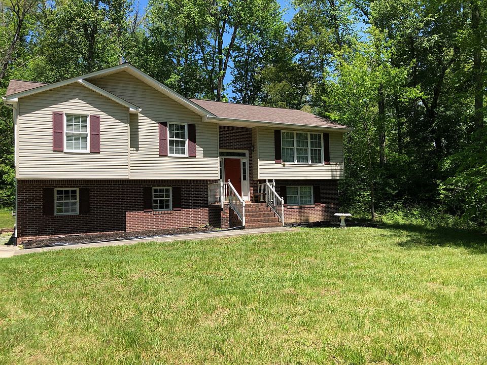 1st image of 415 Greenland Ln