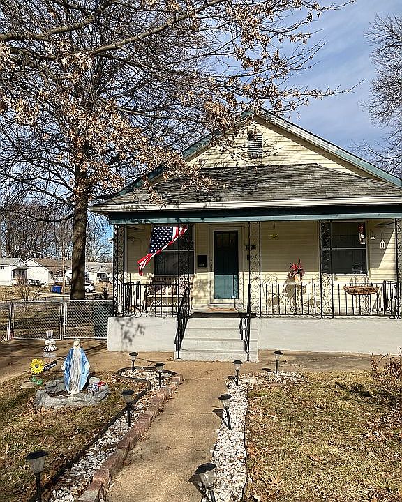 Lovely starter home.