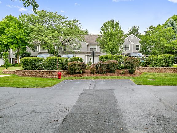 2nd image of 125 Vista View Dr