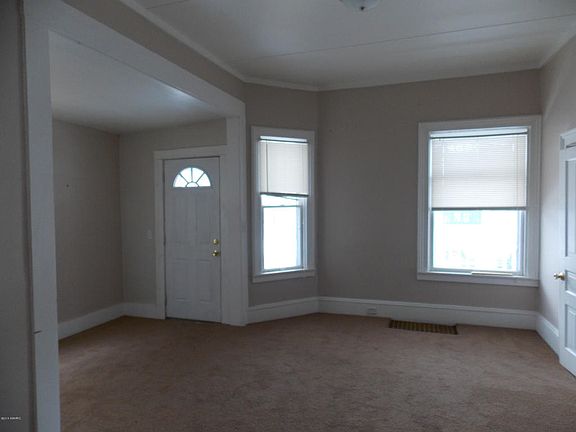 2nd image of 1356 Lafayette Ave NE