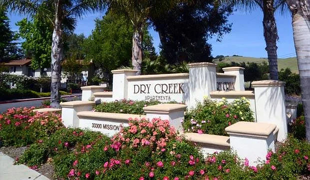 Dry Creek Apartments