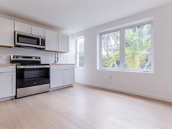 3rd image of 709 SW 4th Ct #7