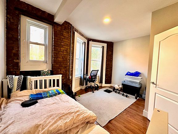 3rd image of 236 New York Ave APT 2