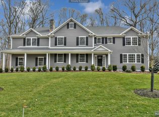 572 Burritt Pl, Franklin Lakes, NJ 07417