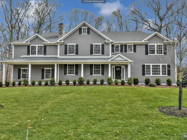 572 Burritt Pl, Franklin Lakes, NJ 07417