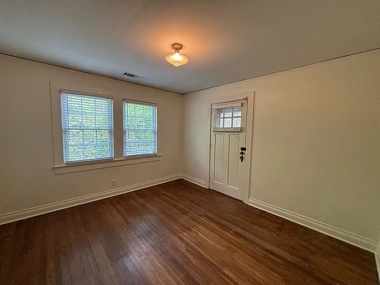 915 Brandon Ave — Photo 14