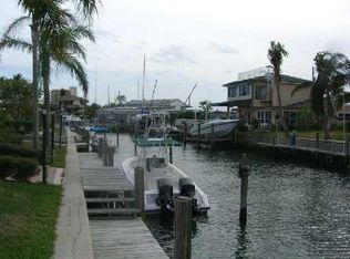 211 Shore Dr, Riviera Beach, FL 33404