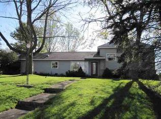 709 S York St, Albion, IN 46701