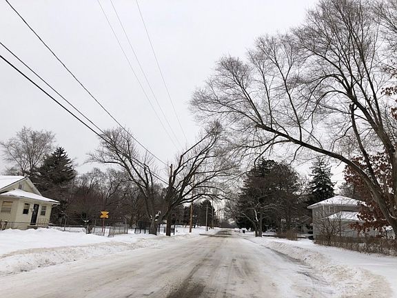 4th image of 94 Roseneath Ave
