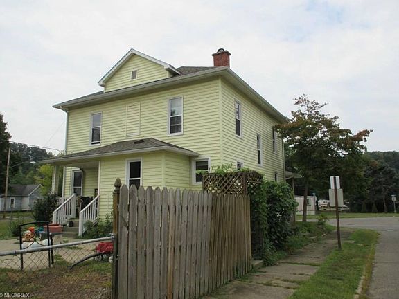 3rd image of 225 Long St