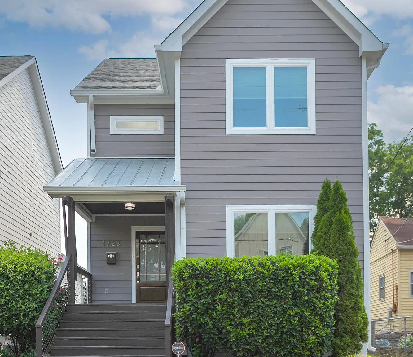 4 bed, 2.5 bath, 2615 sqft, $4,300 — Photo 1