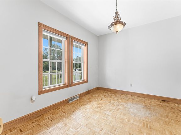 4th image of 259 Center St