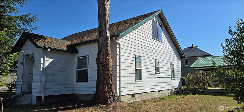 3rd image of 371 Main Street