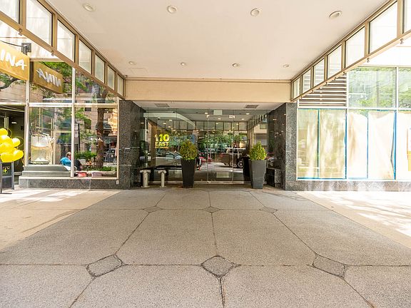 3rd image of 110 E Delaware Pl APT 1702