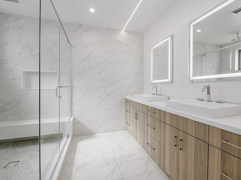 745 N Gramercy Pl — Photo 22