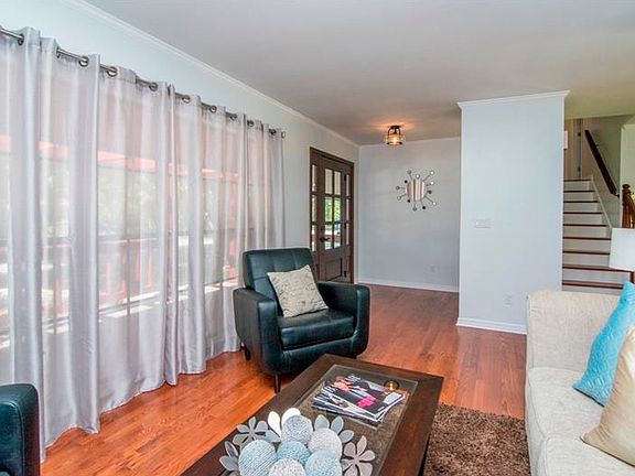3rd image of 4103 Woodside Manor Dr