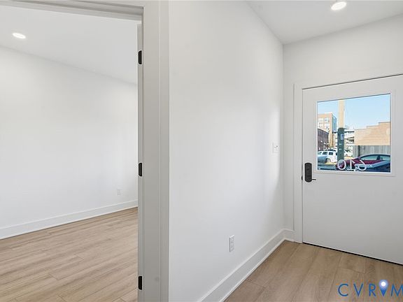 4th image of 121 E 6th St