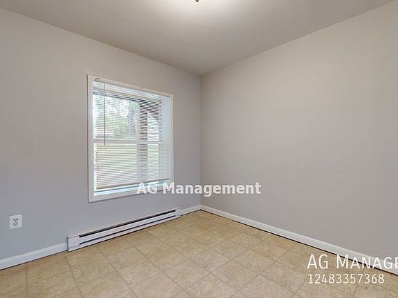 4th image of 17 Clairmont Pl APT A