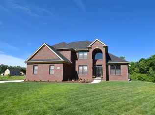 5758 Royal Park Cir, Ann Arbor, MI 48108