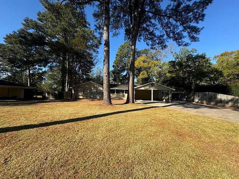 9434 Palmetto Ln — Photo 1