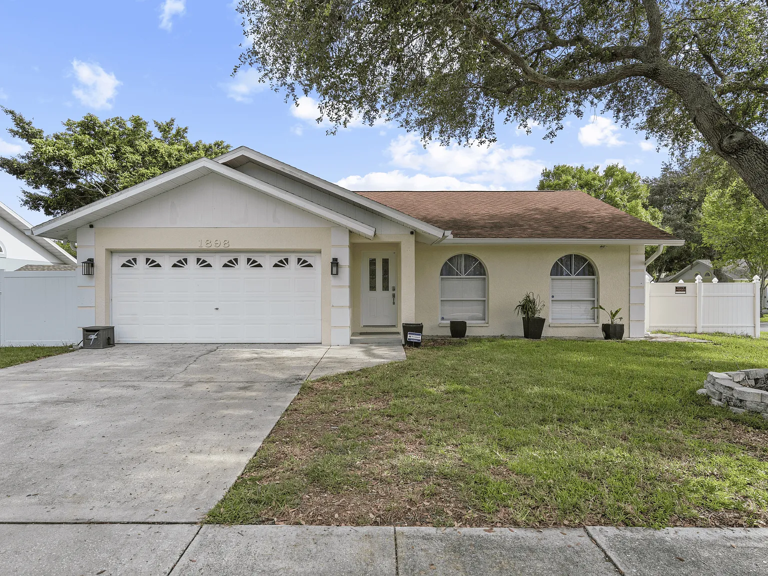 3 bed, 1600 sqft, $3,200 — Photo 1