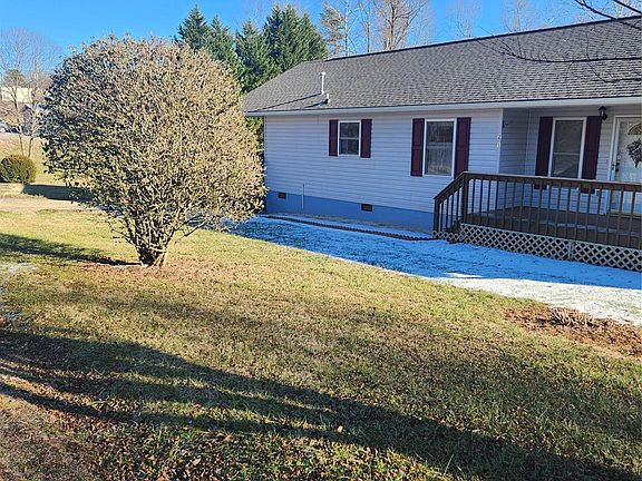2nd image of 271 Stradley Mountain Rd