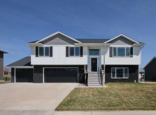 802 Marie St, Solon, IA 52333