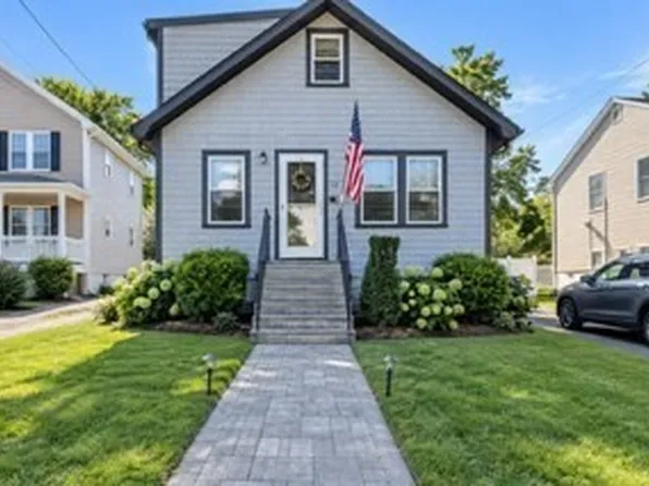 30 Atlas St, Fairhaven, MA 02719
