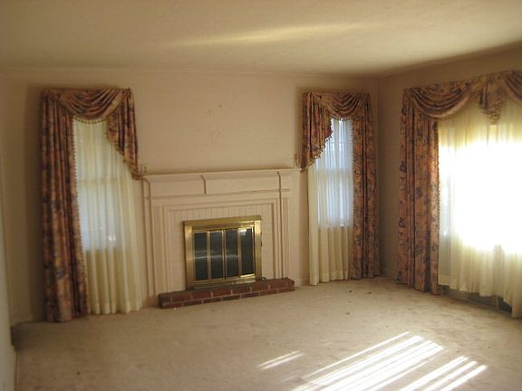 2nd image of 326 Piatt Ave