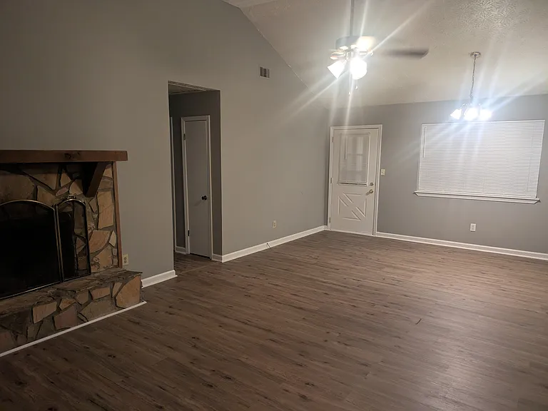 7257 Indian Hill Trl — Photo 2