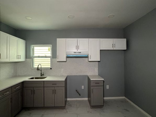 38 Columbia Ave APT 2