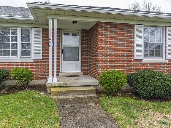 2nd image of 666 Hill Ct N