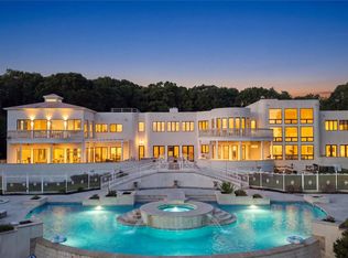 157 Cliff Rd, Port Jefferson, NY 11777