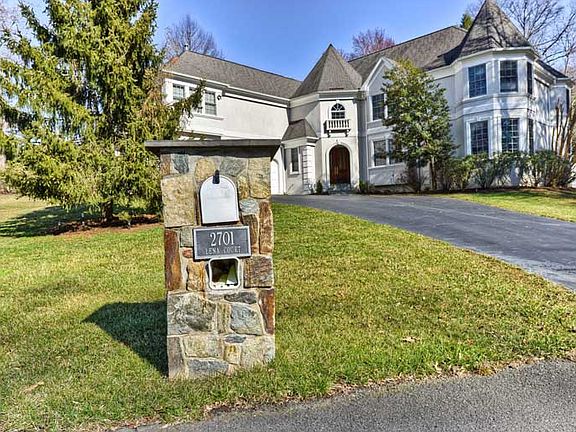 5th image of 2701 Lena Ct