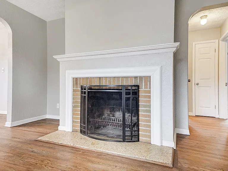 4016 Maricarr Dr — Photo 6