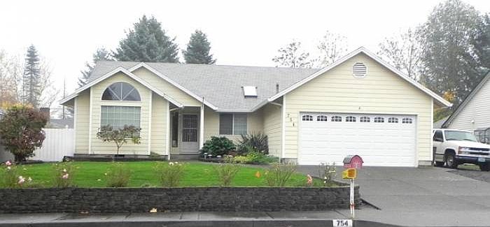 1st image of 754 SE 31st Ct