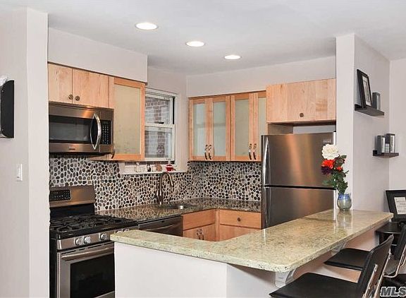 5th image of 71 Edwards St APT 2A