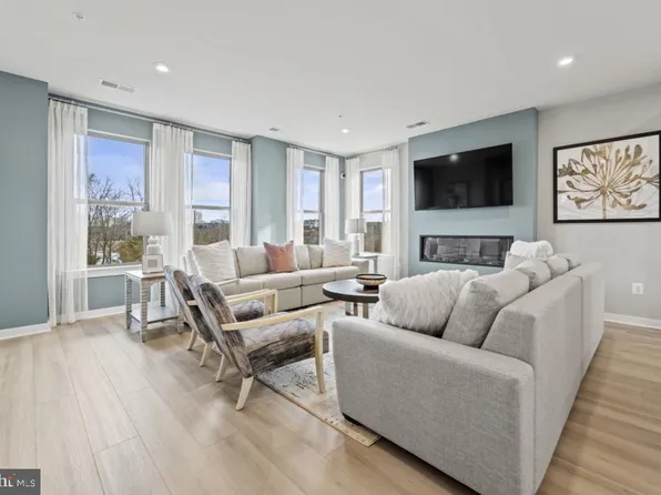 2480 Connector Aly, Herndon, VA 20171